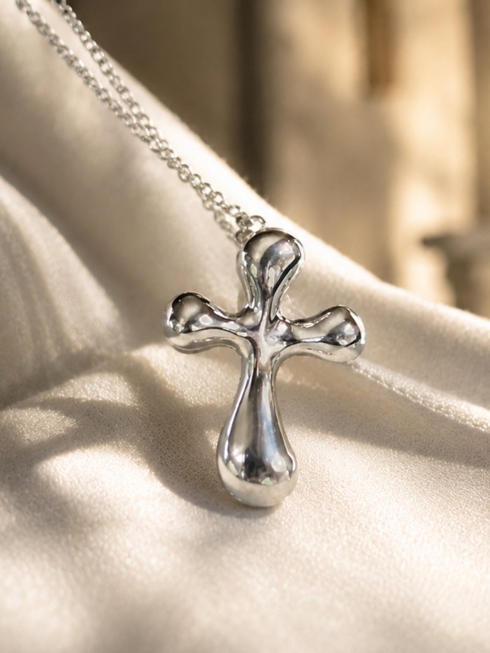 Vintage Tiffany Co Elsa Peretti Teardrop cross sterling silver 16”